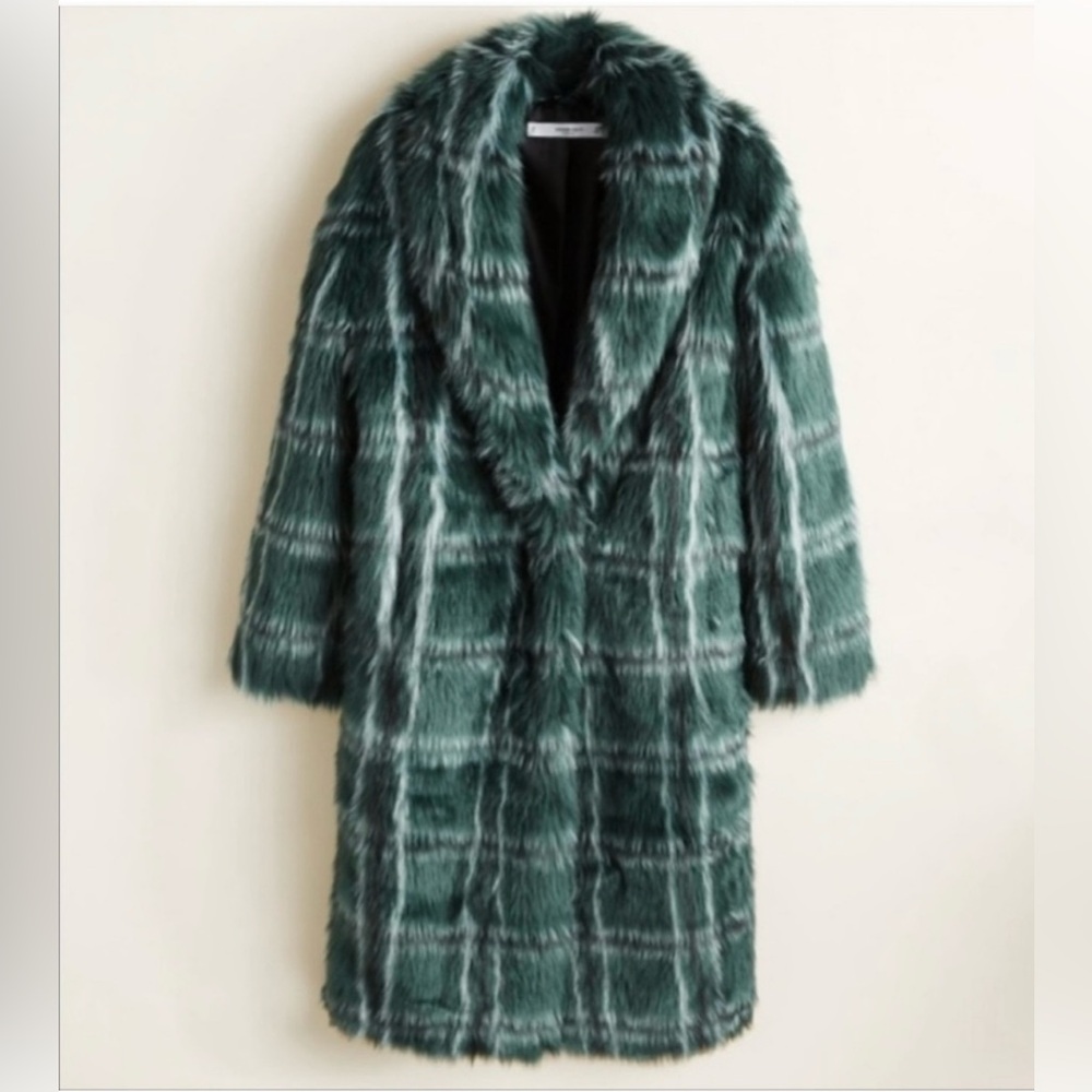 STUNNING Faux Fur MANGO, XS Oversized Coat